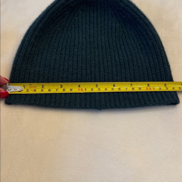 Like new! L.L. Bean Cashmere Beanie and Gloves Set - Picture 8 of 10